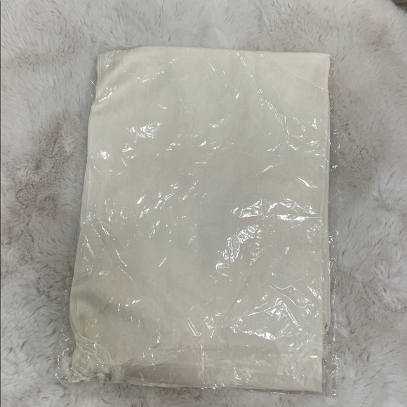 Elegant Cream PASHMINA with Fringe - Picture 5 of 5